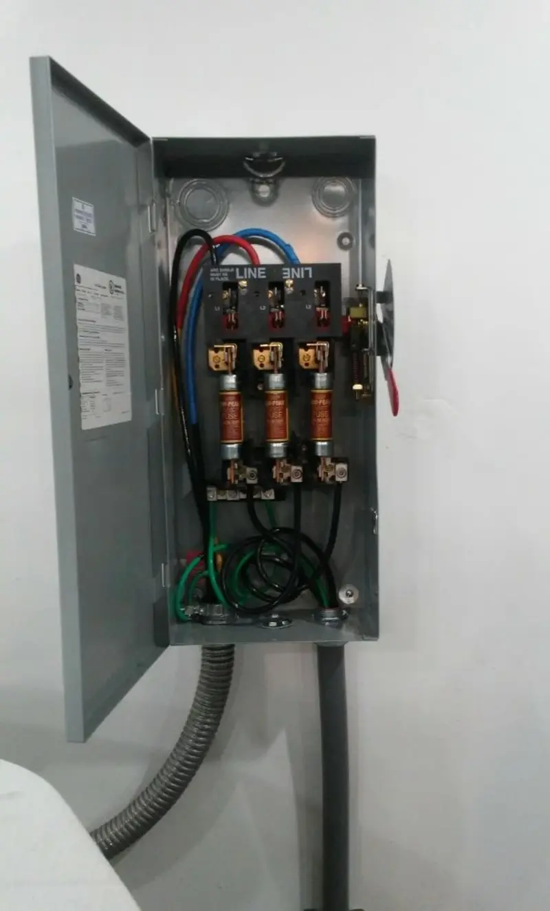 Three-phase disconnect switch installed for Electrical Wiring & Rewiring in Gibsonville